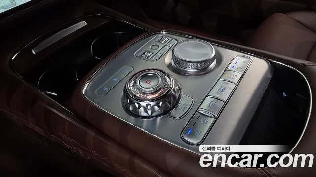 Genesis G90 Бензин 3.5 турбо AWD — Фото автомобиля 6