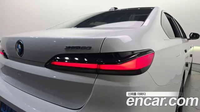 BMW i7 G70 — Фото автомобиля 8