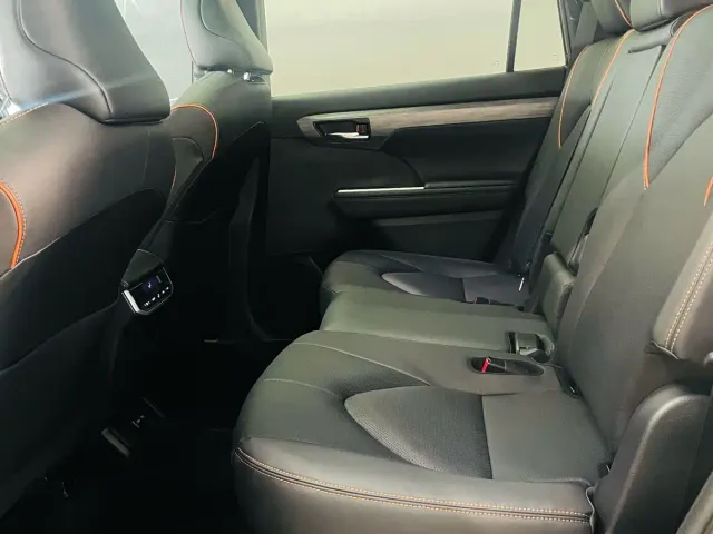 Toyota Crown Kluger — Фото автомобиля 9
