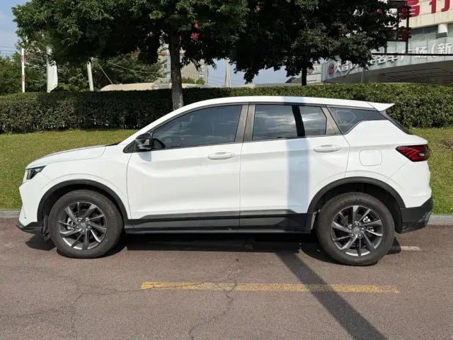Geely Binyue — Фото автомобиля 3
