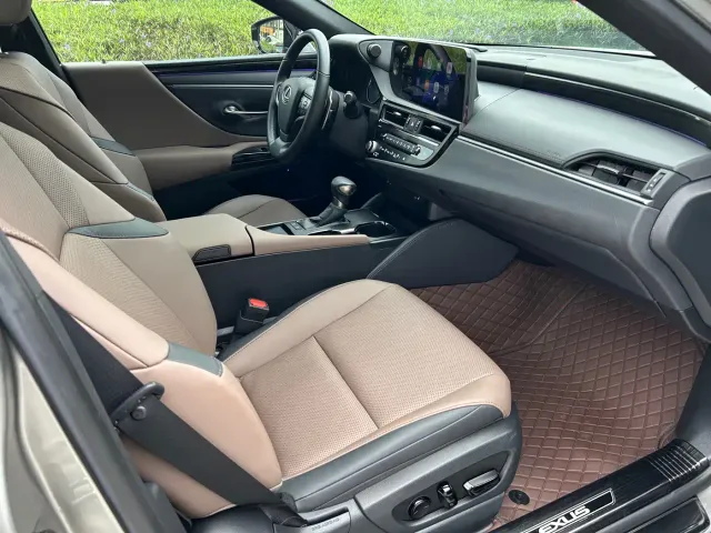 Lexus ES — Фото автомобиля 10