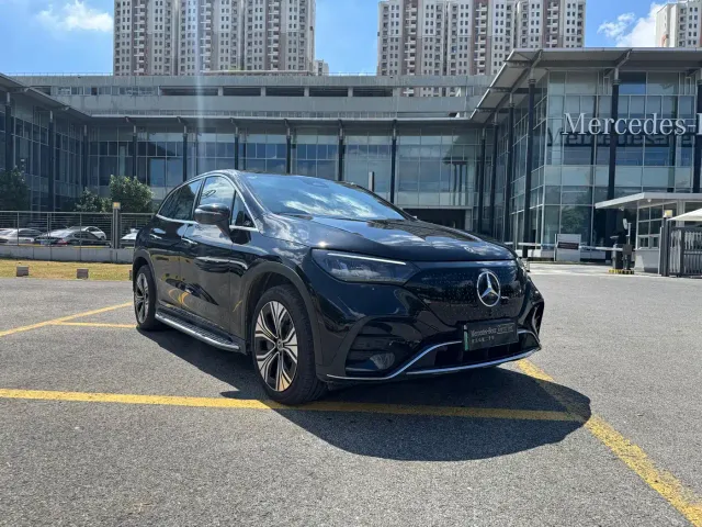 Mercedes-Benz EQE SUV — Фото автомобиля 3