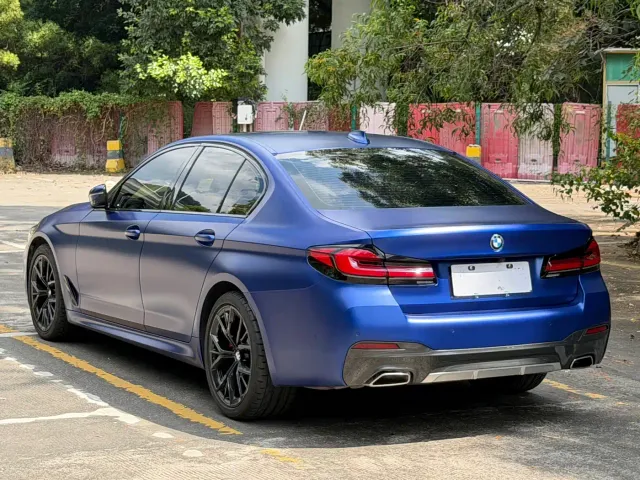BMW 5 Series — Фото автомобиля 3