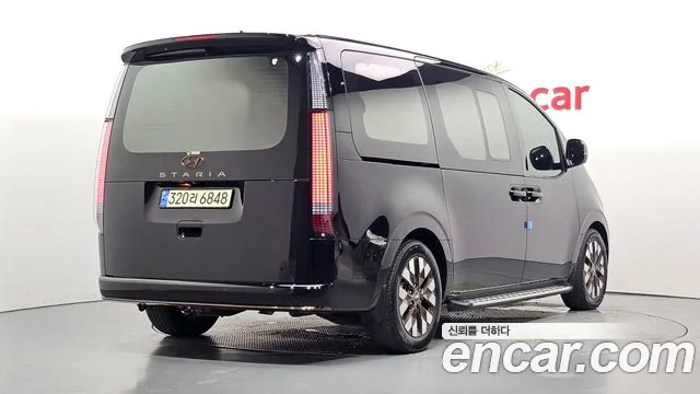 Hyundai Staria Staria L3.5 Lounge 9 мест — Фото автомобиля 2