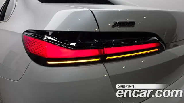 BMW 7-Series 7 серия (G70) 740i xDrive M Sport — Фото автомобиля 23