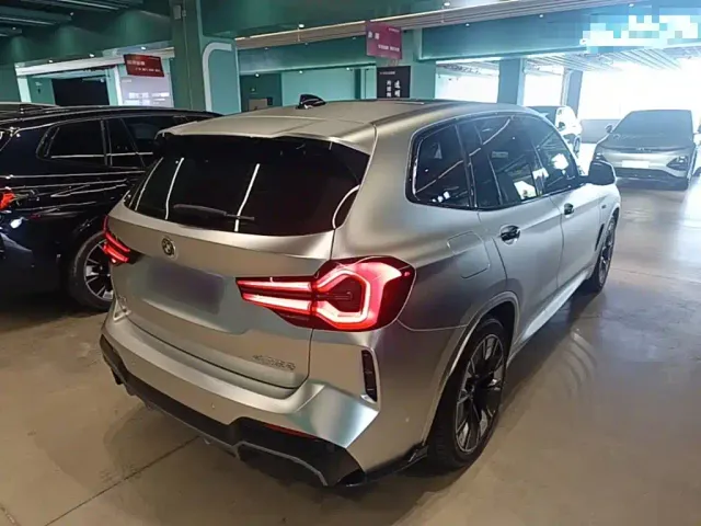 BMW iX3 — Фото автомобиля 6