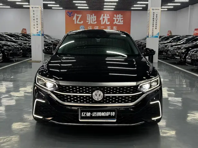 Volkswagen Passat — Фото автомобиля 2