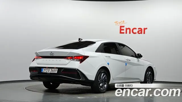 Hyundai Avante CN7 — Фото автомобиля 2