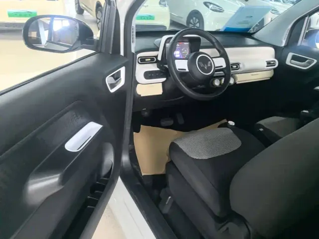 Wuling Hongguang Mini EV — Фото автомобиля 15