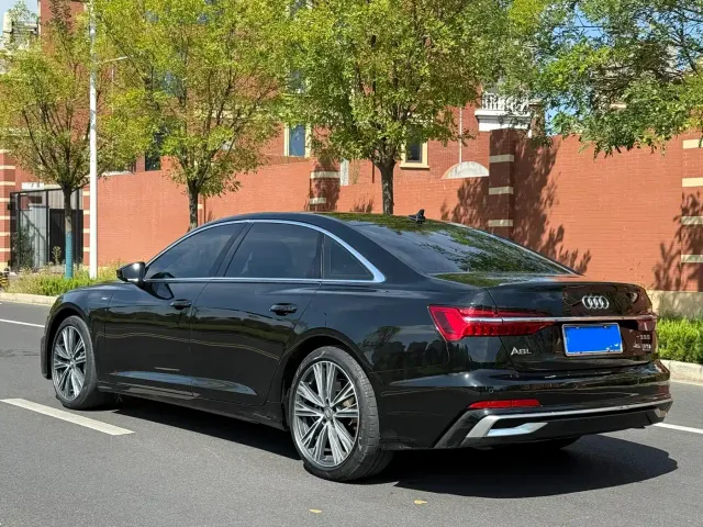 Audi A6L — Фото автомобиля 9
