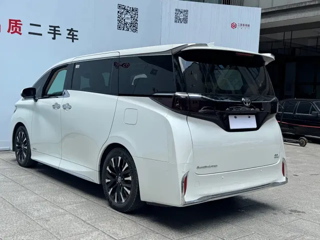 Toyota Alphard — Фото автомобиля 10