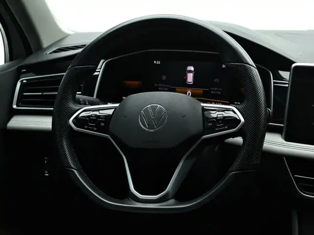 Volkswagen Tiguan L — Фото автомобиля 15