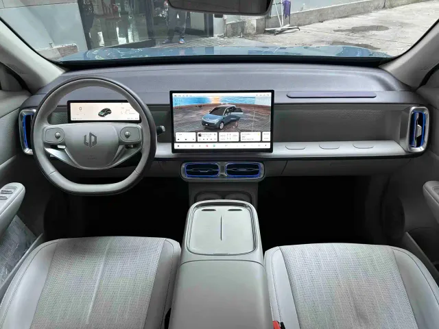 Leapmotor B10 — Фото автомобиля 9