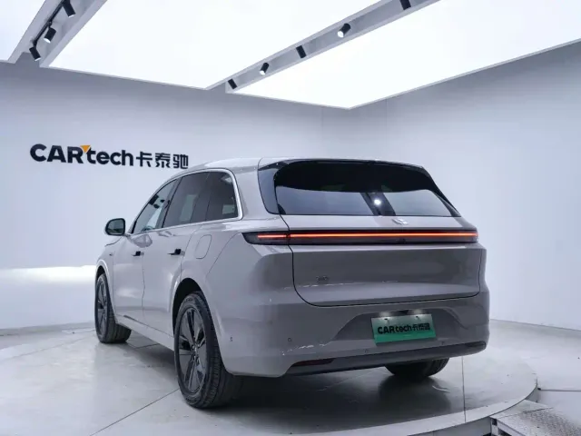 Li Auto L6 — Фото автомобиля 11