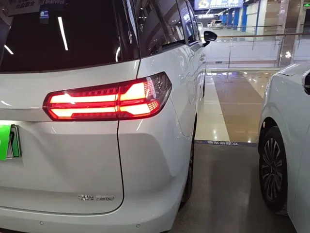 Wuling Starlight 730 — Фото автомобиля 7