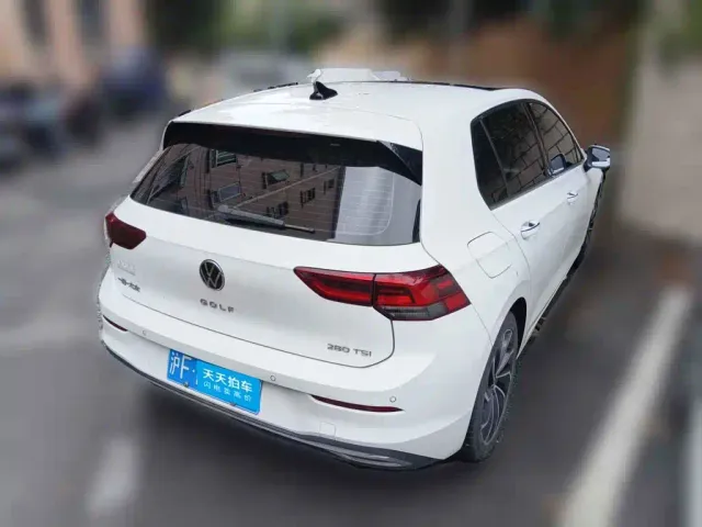 Volkswagen Golf — Фото автомобиля 2