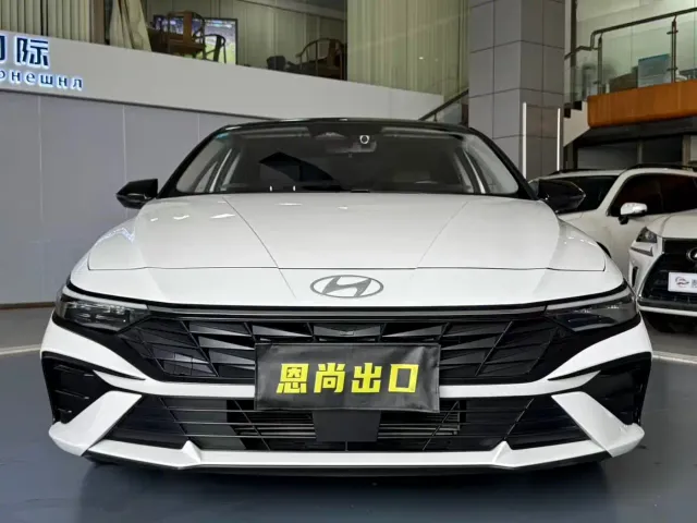 Hyundai Elantra — Фото автомобиля 2