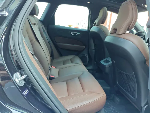 Volvo XC60 — Фото автомобиля 12