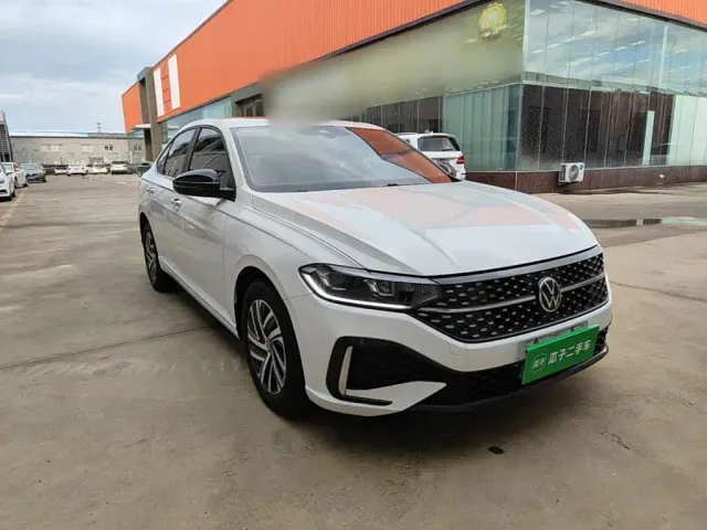 Volkswagen Lavida 2024 Model 300TSI DSG Starlight Full Comfort Edition — Фото автомобиля 21