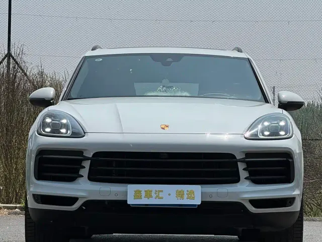 Porsche Cayenne — Фото автомобиля 3