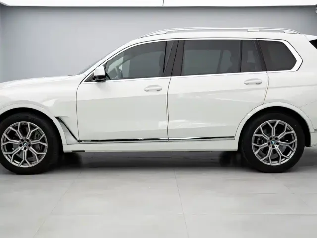 BMW X7 — Фото автомобиля 8
