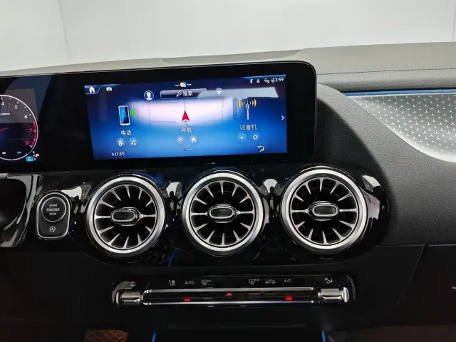 Mercedes-Benz GLA-Class — Фото автомобиля 16