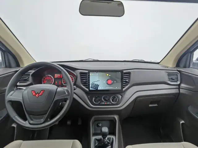 Wuling Hongguang V — Фото автомобиля 5