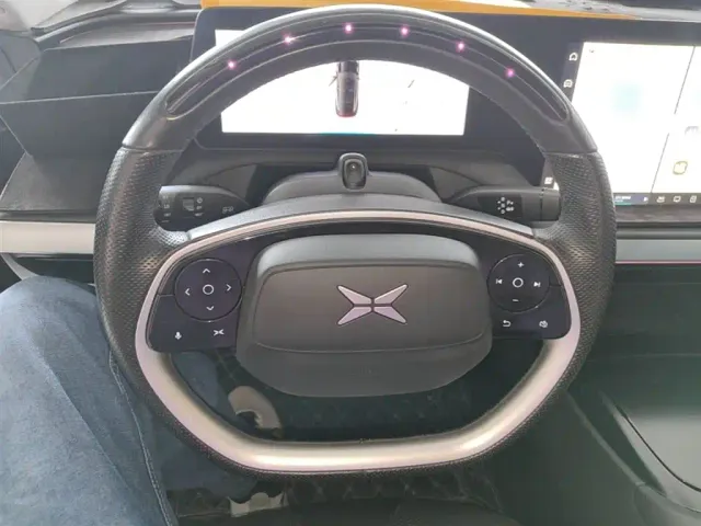 Xpeng P7 — Фото автомобиля 10