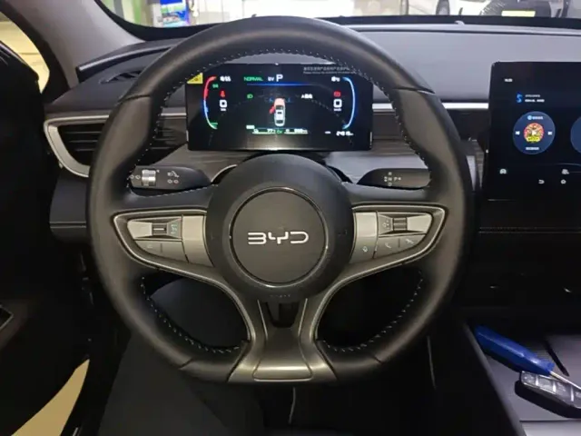 BYD Seal 05 DM-i — Фото автомобиля 10