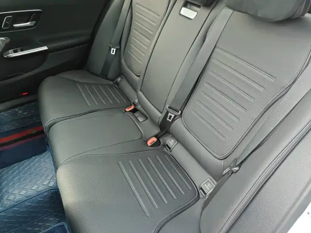 Mercedes-Benz C-Class — Фото автомобиля 16