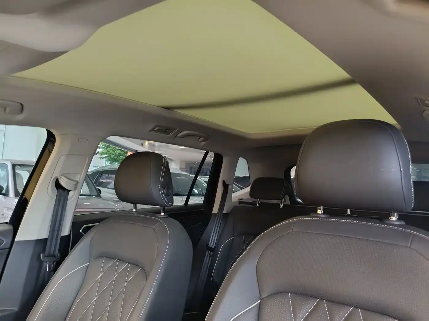 Volkswagen Tiguan L 2022 330TSI Automatic 2WD Smart Edition — Фото автомобиля 12