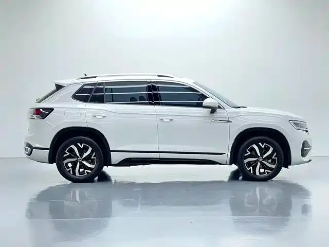 Volkswagen Tayron GTE Plug-in Hybrid — Фото автомобиля 9
