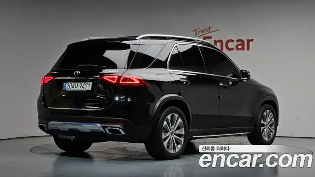 Mercedes-Benz GLE-Class — Фото автомобиля 2