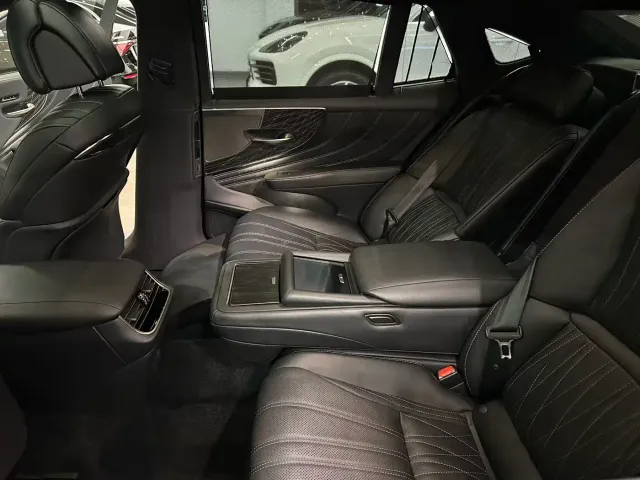 Lexus LS — Фото автомобиля 8