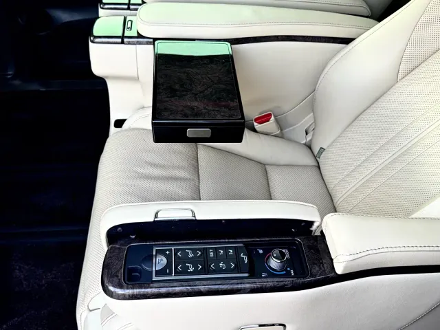 Toyota Vellfire — Фото автомобиля 15