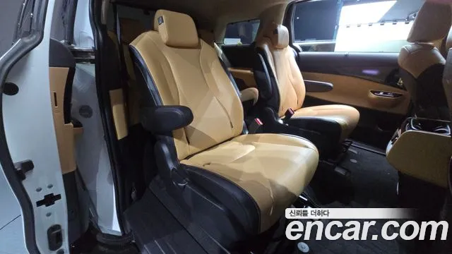 Kia Canival Carnival 4 поколение Бензин 9 мест Signature — Фото автомобиля 11
