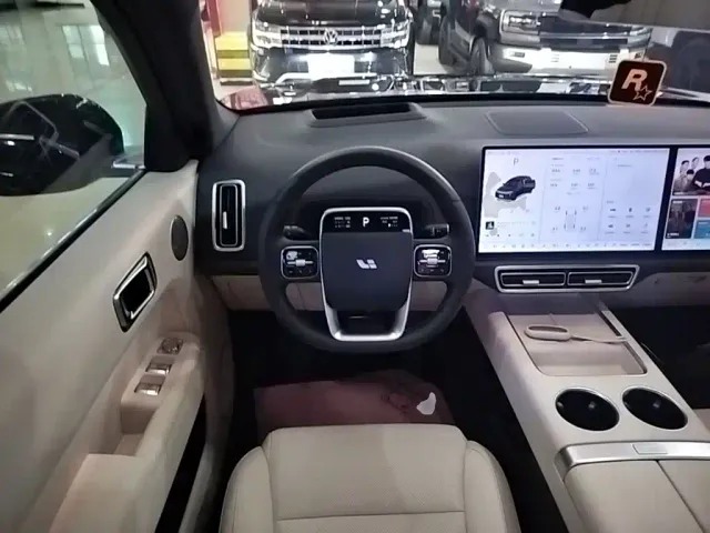 Li Auto L7 — Фото автомобиля 10