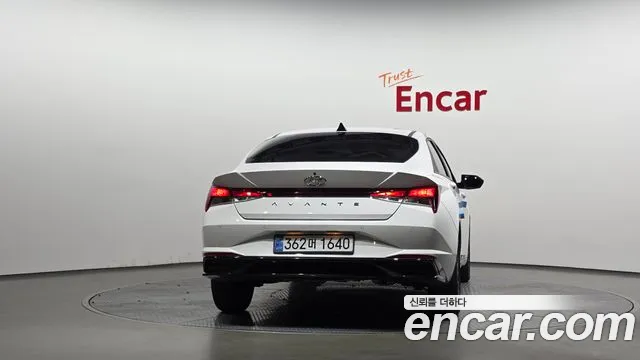 Hyundai Avante CN7 — Фото автомобиля 4