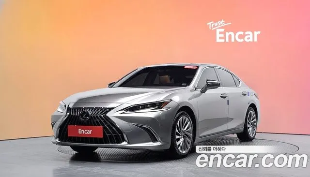 Фотография автомобиля — Lexus ES 7th Gen