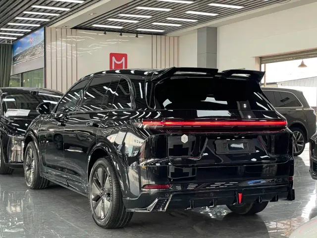 Li Auto L7 — Фото автомобиля 14