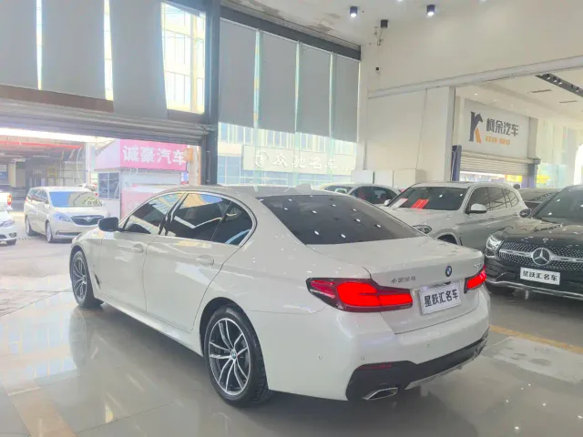 BMW 5 Series — Фото автомобиля 4