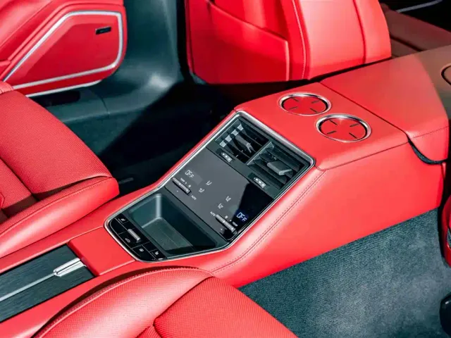 Porsche Panamera — Фото автомобиля 23