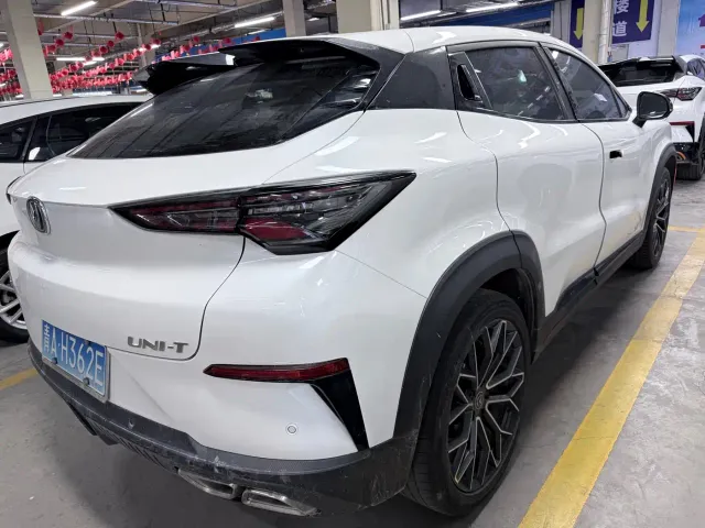 Changan UNI-T — Фото автомобиля 18