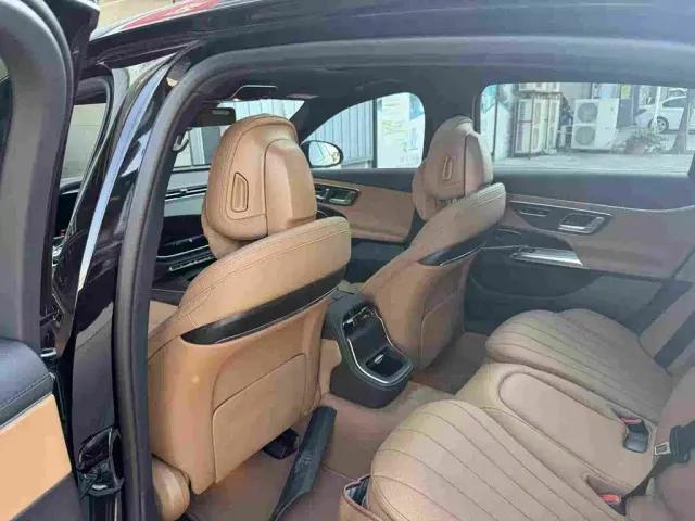 Mercedes-Benz E-Class — Фото автомобиля 5