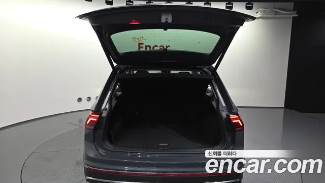 Volkswagen Tiguan — Фото автомобиля 26