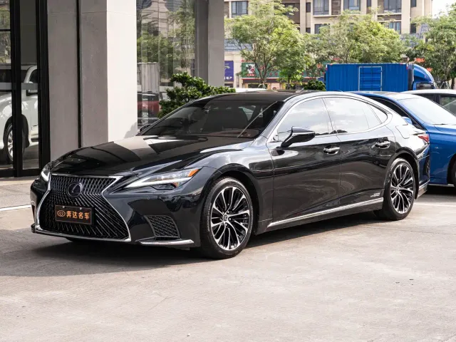 Фотография автомобиля — Lexus LS