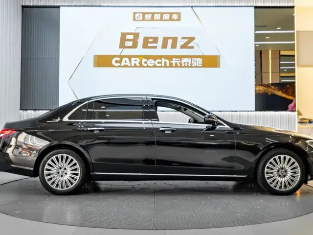 Mercedes-Benz E-Class — Фото автомобиля 4