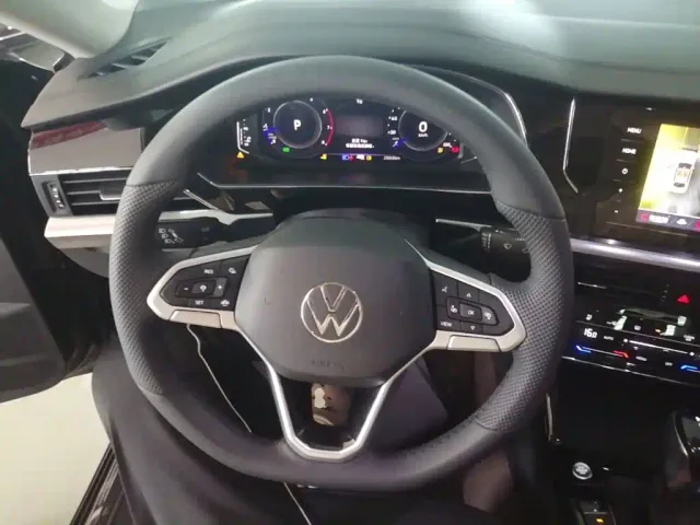 Volkswagen Passat — Фото автомобиля 10