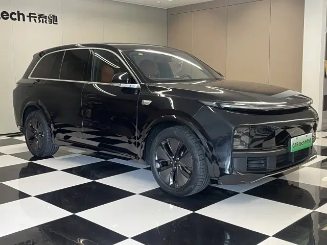 Li Auto L8 — Фото автомобиля 2