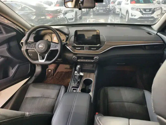 Nissan Teana — Фото автомобиля 18
